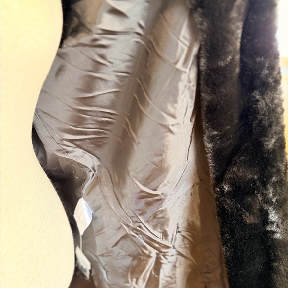 Gallery New York Black Faux Fur Black Jacket Medium - Picture 9 of 15